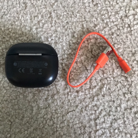 JBL wireless earbuds - Picture 5 of 5